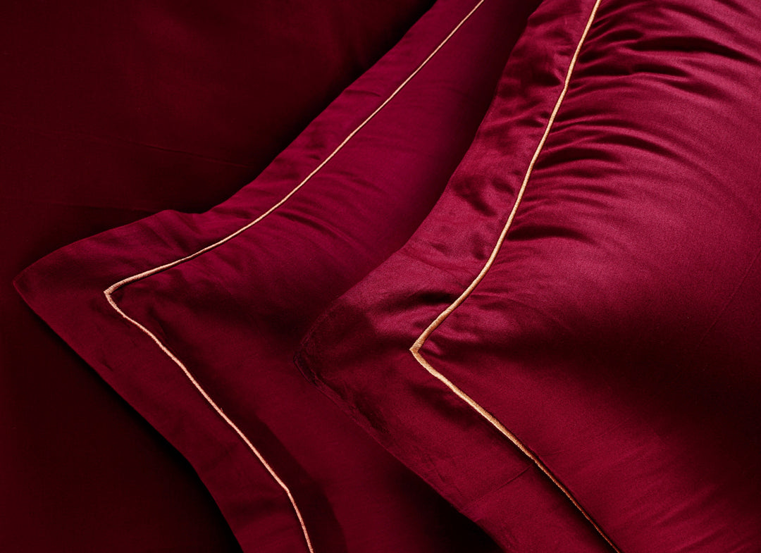 URBAN COUTURE - 300 TC   BED SHEET SET WITH LINE EMBROIDERY