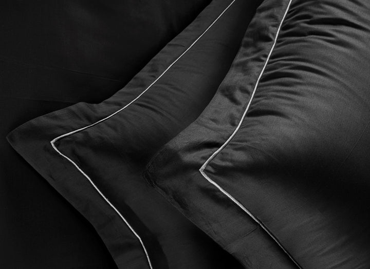 URBAN COUTURE - 300 TC   BED SHEET SET WITH LINE EMBROIDERY